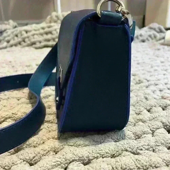 Blue Saddle Crossbody Bag - Picture 5 of 6